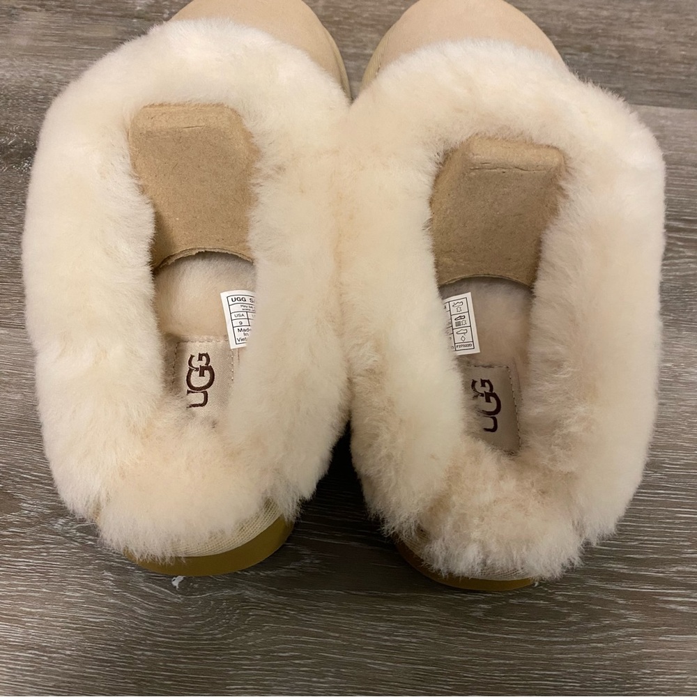 UGG | Cluggette Slippers Indoor Outdoor In Sand NEW In Box - Picture 16 of 17